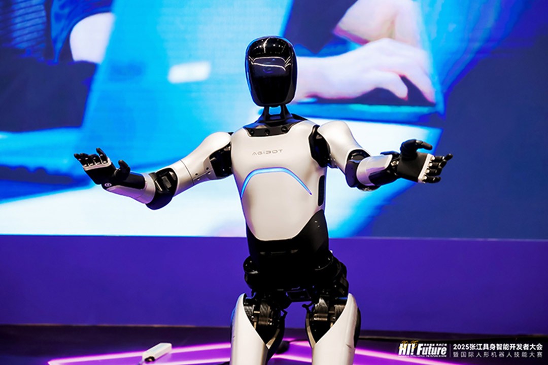 今年会-真空科技链接冠军生活 海信500真空魔方全嵌冰箱引领行业新风向